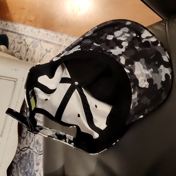 Nike camo cap, Black And White Camo Ball Cap - Picture 2 of 5